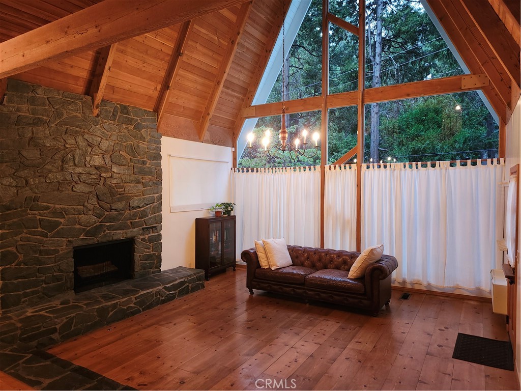 27907 Rainbow Drive Property Photo 9