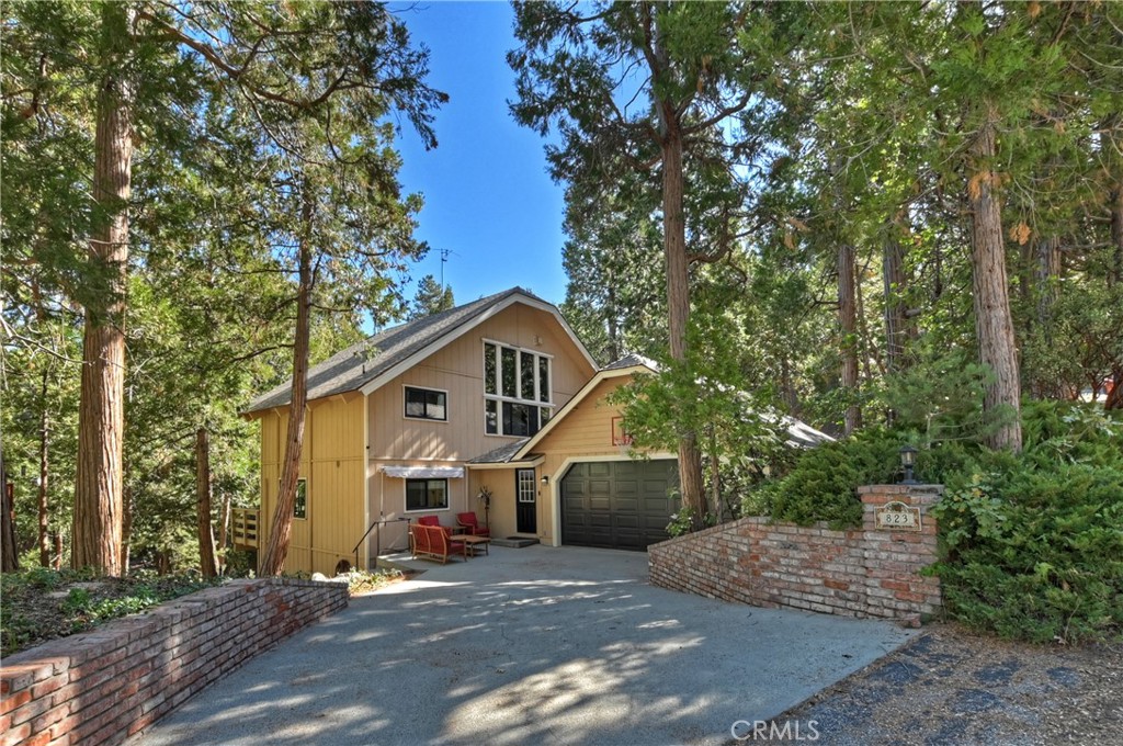 823 Zurich Property Photo 1