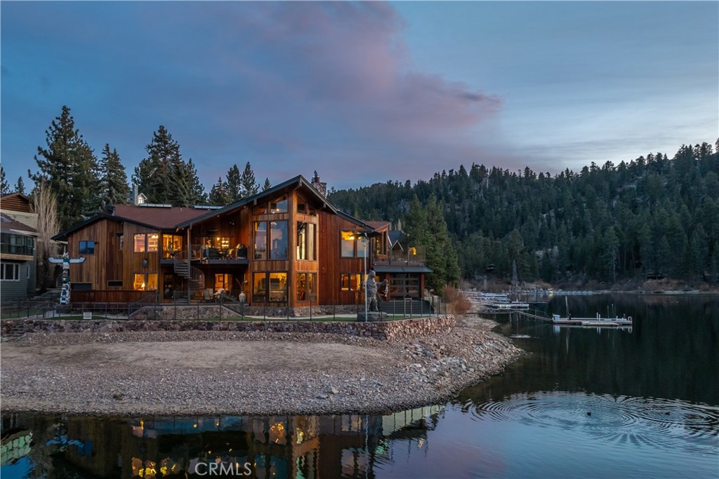 655 Cove Drive Property Photo 1