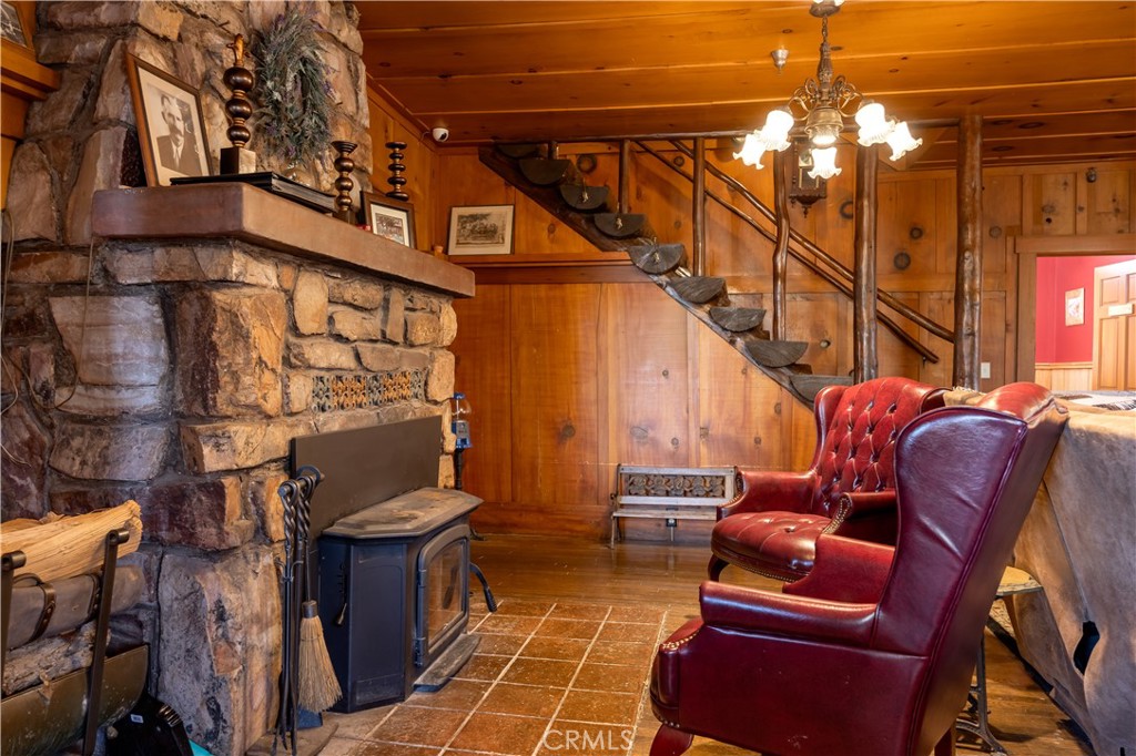 869 Knickerbocker Road Property Photo 9