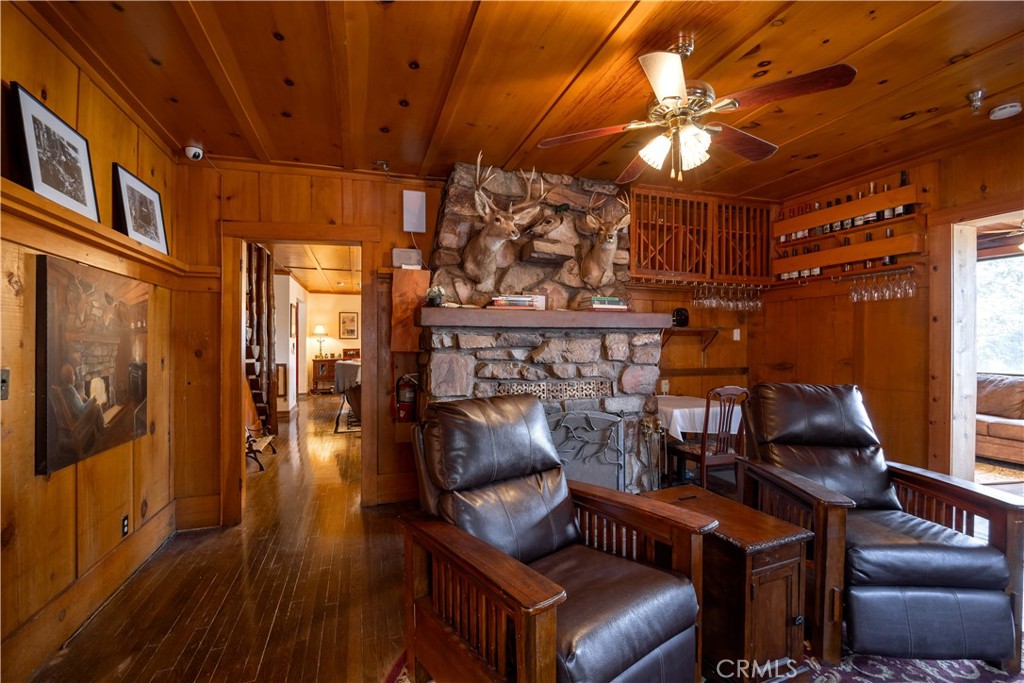 869 Knickerbocker Road Property Photo 11