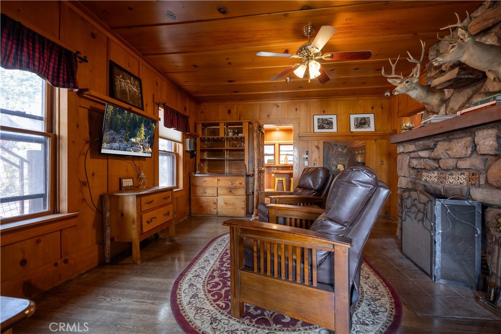 869 Knickerbocker Road Property Photo 13