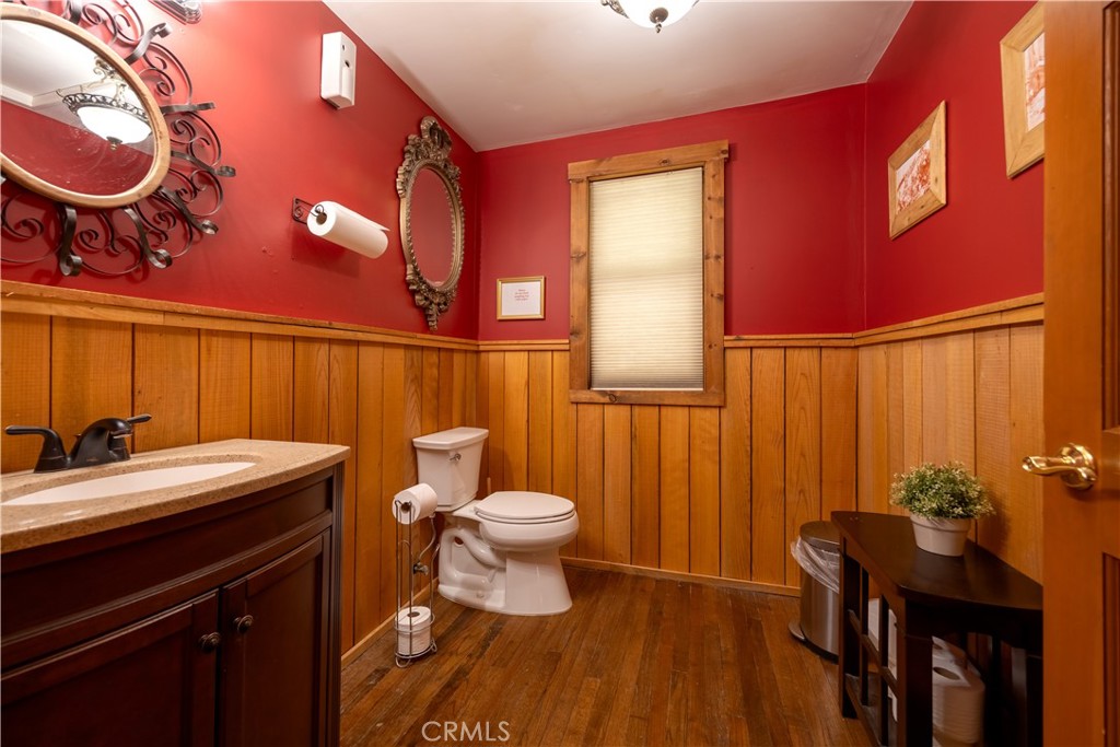 869 Knickerbocker Road Property Photo 14