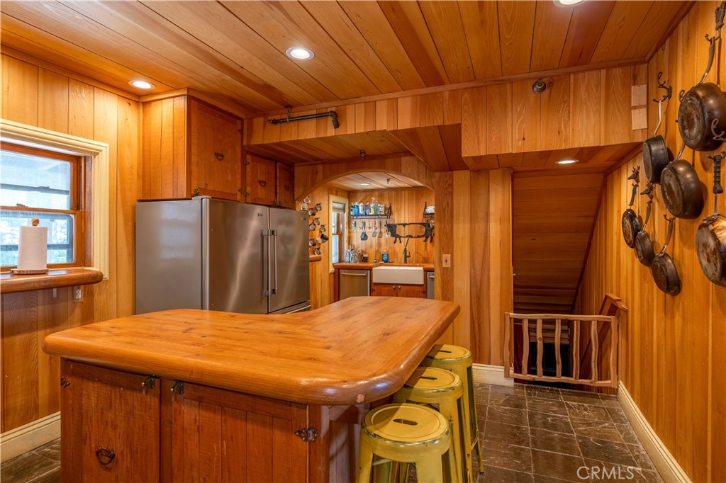 869 Knickerbocker Road Property Photo 18