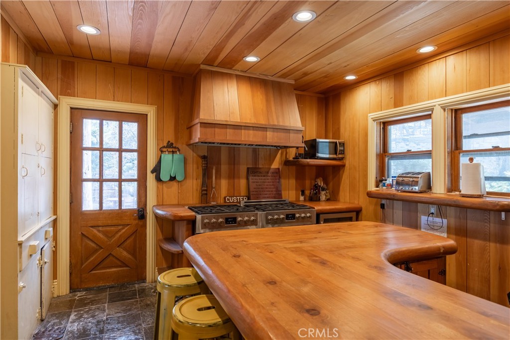 869 Knickerbocker Road Property Photo 19