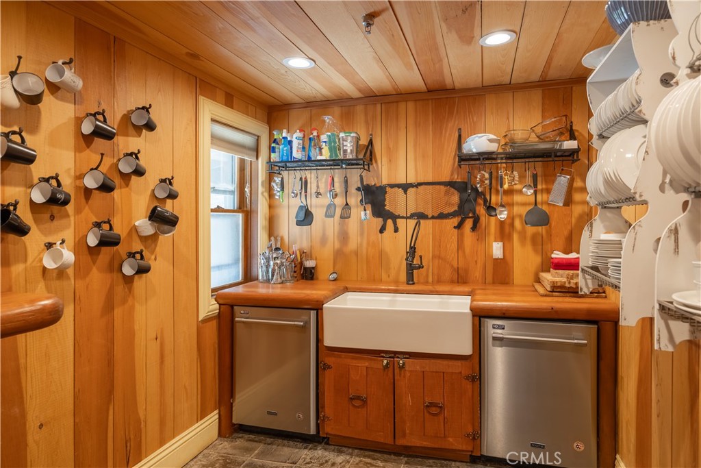 869 Knickerbocker Road Property Photo 21