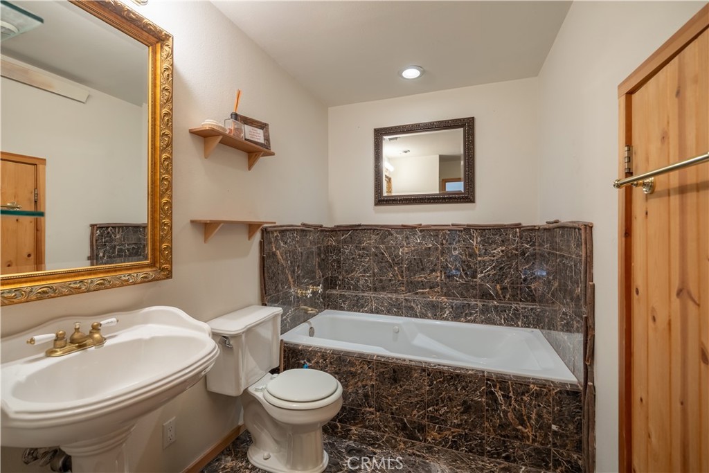 869 Knickerbocker Road Property Photo 46