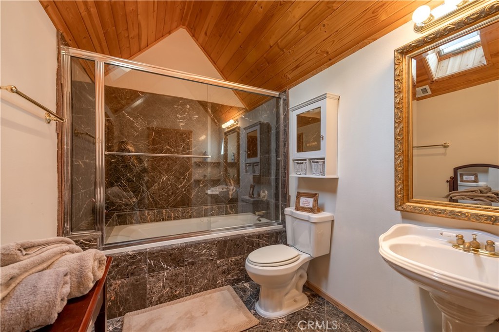 869 Knickerbocker Road Property Photo 48