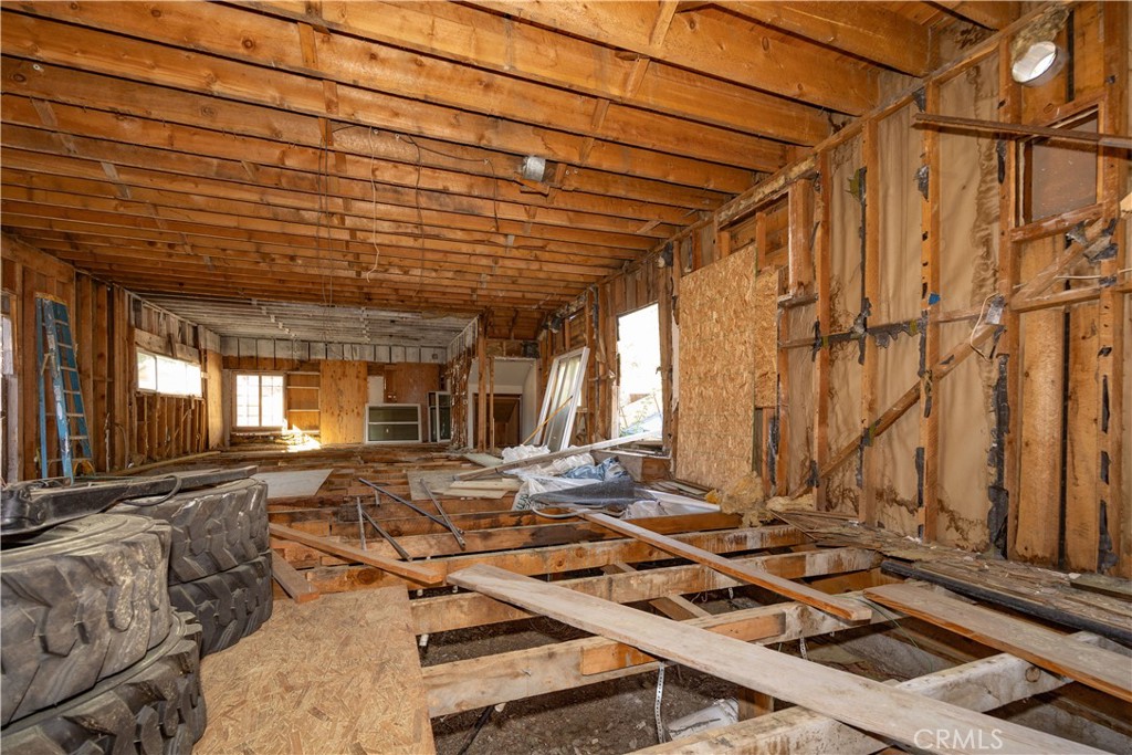 39211 N Shore Drive Property Photo 19