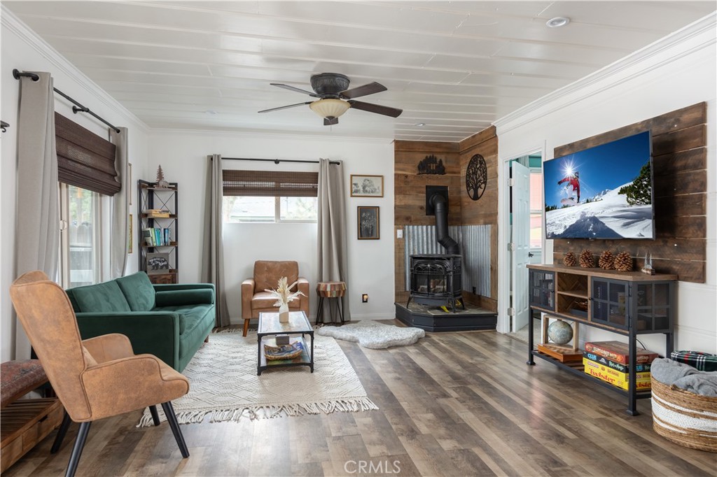 741 Irving Way Property Photo 1