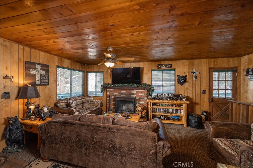 532 Wallace Lane Property Photo 6