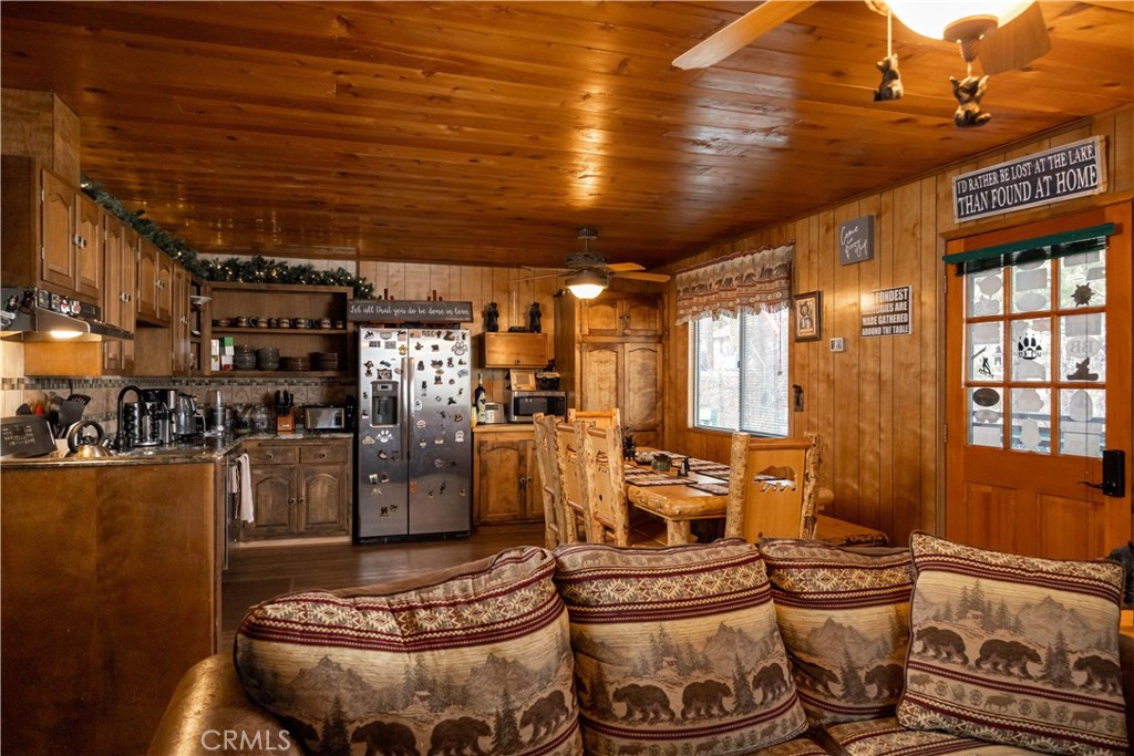 532 Wallace Lane Property Photo 9