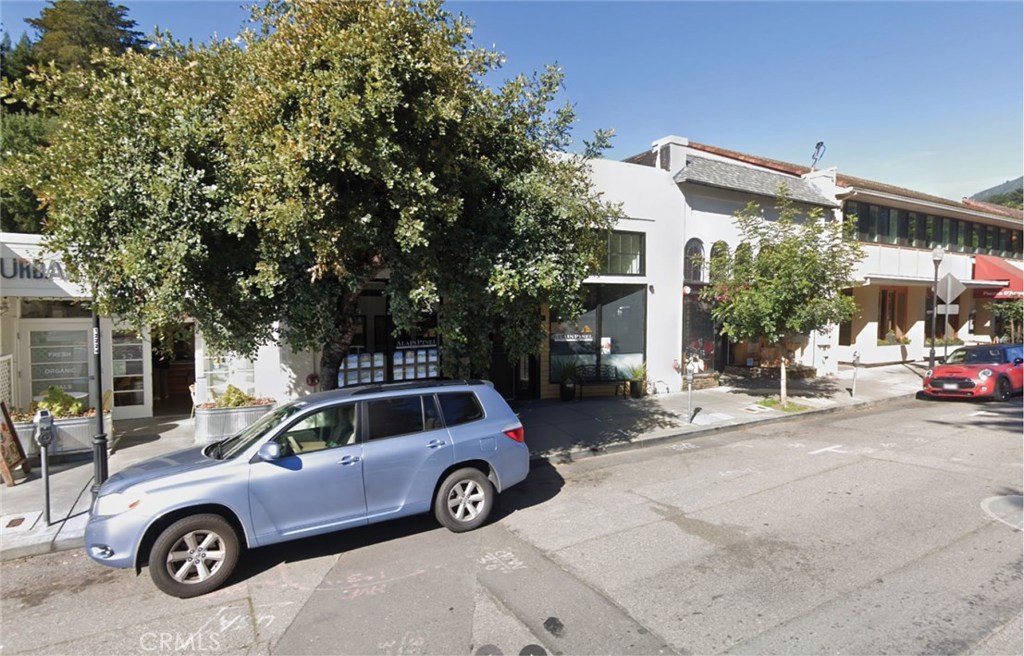 32 Miller Ave Property Photo 2