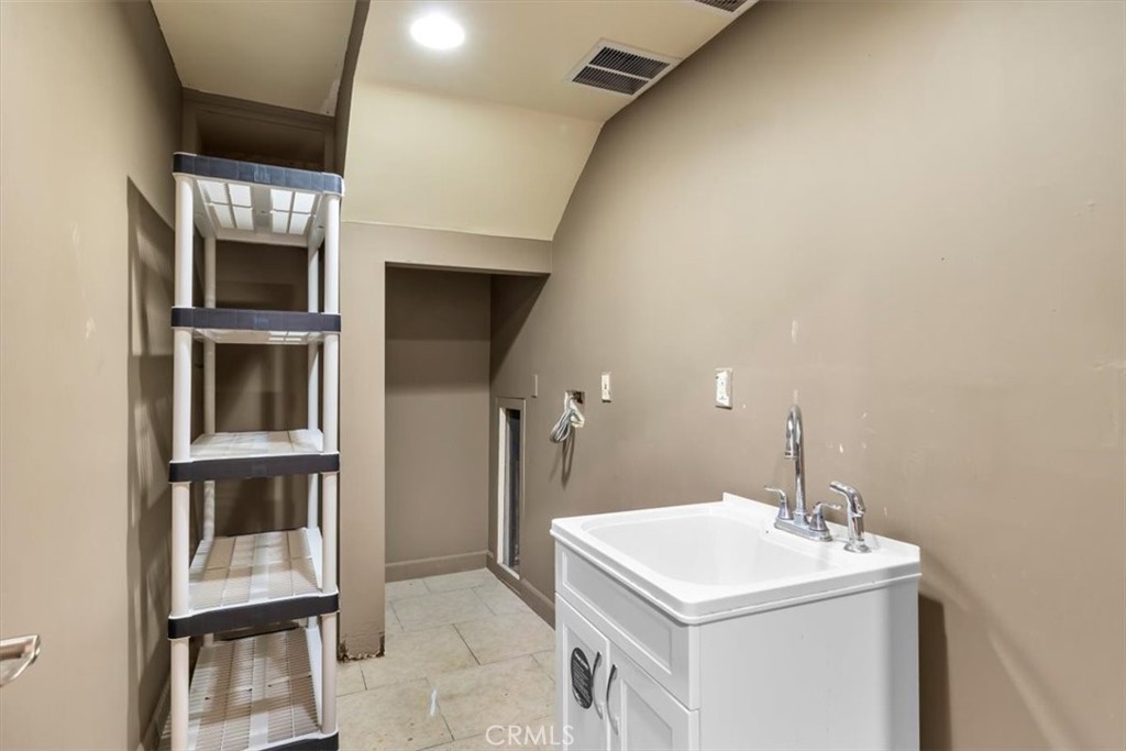 2705 N Sepulveda Boulevard Property Photo 19