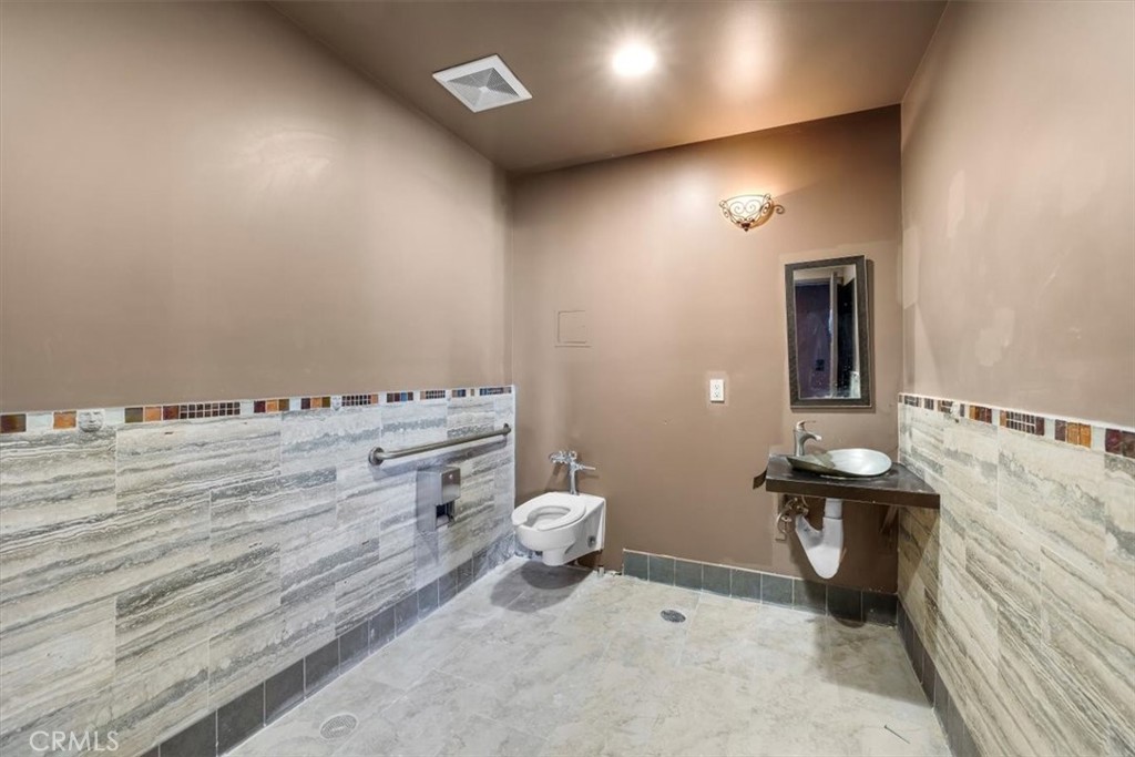 2705 N Sepulveda Boulevard Property Photo 20
