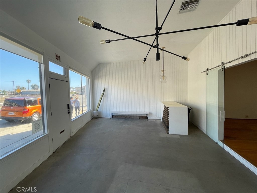 177 Culver Boulevard Property Photo 5