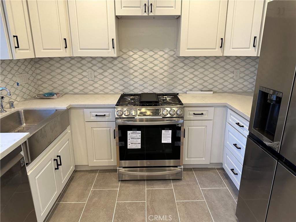 28033 Ridgecove Court N Property Photo 8