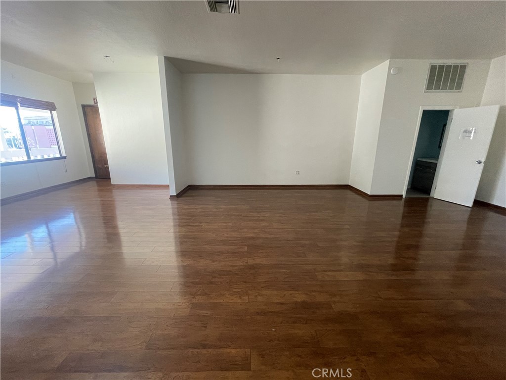 165 Culver D Property Photo 6