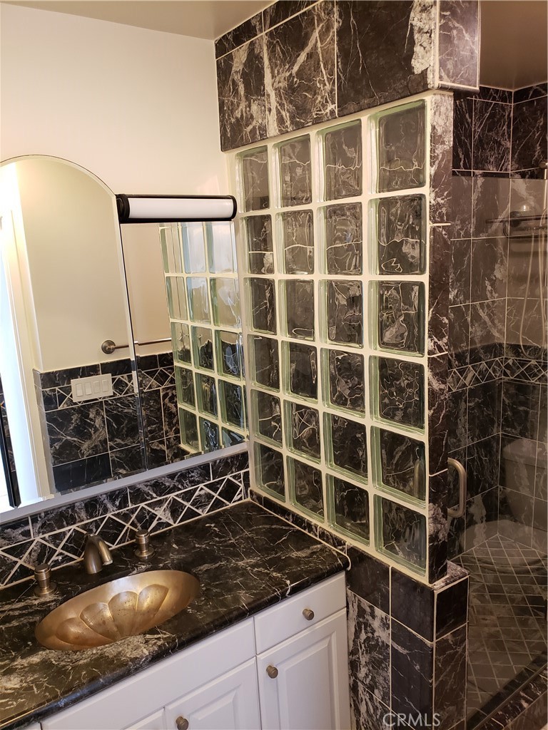 625 Esplanade 4 Property Photo 19