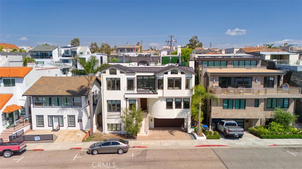 1712 Manhattan Avenue Property Photo 1