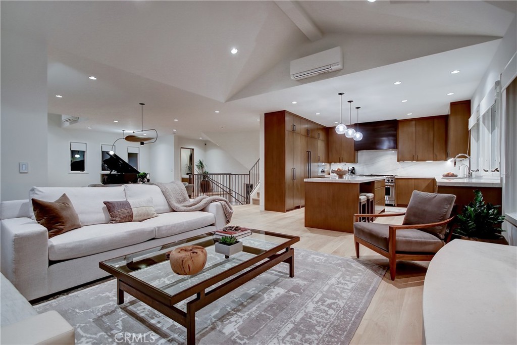 1712 Manhattan Avenue Property Photo 11