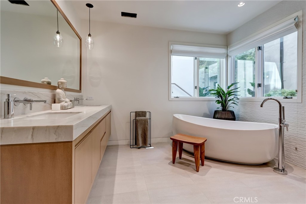 1712 Manhattan Avenue Property Photo 19