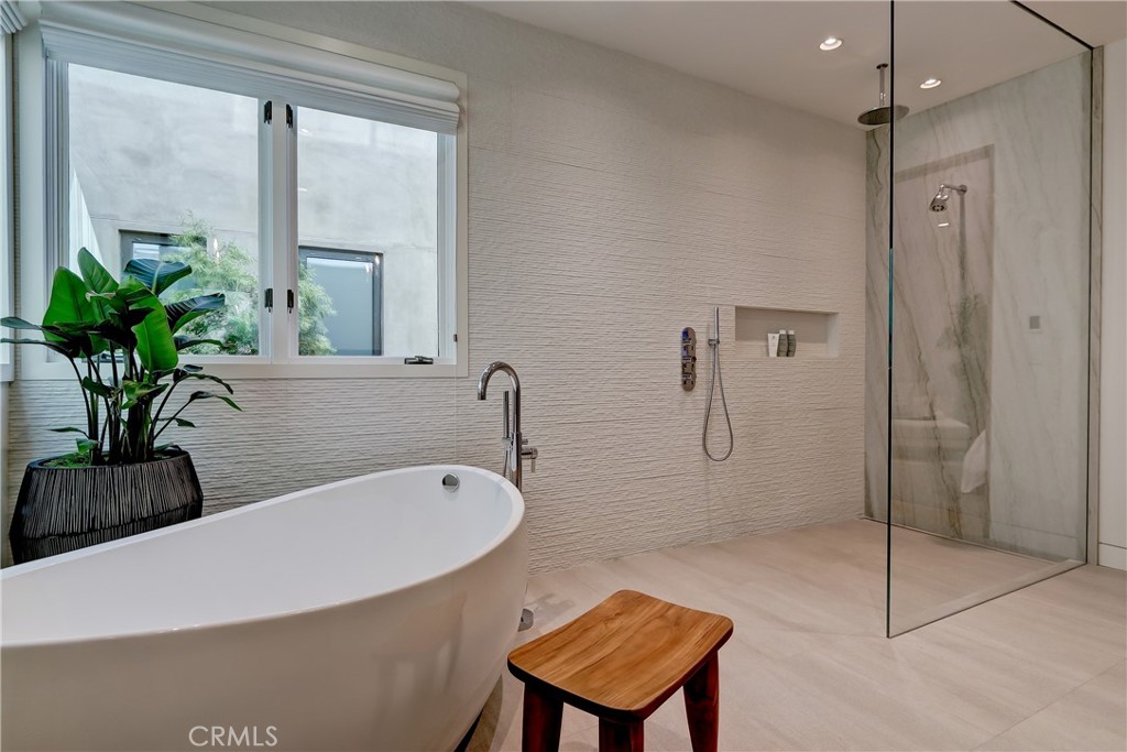 1712 Manhattan Avenue Property Photo 20