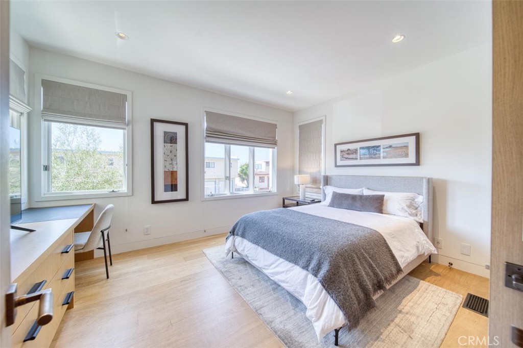 1712 Manhattan Avenue Property Photo 30