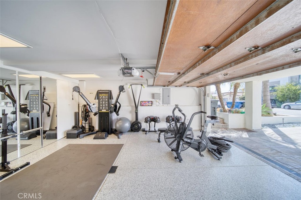 1712 Manhattan Avenue Property Photo 36