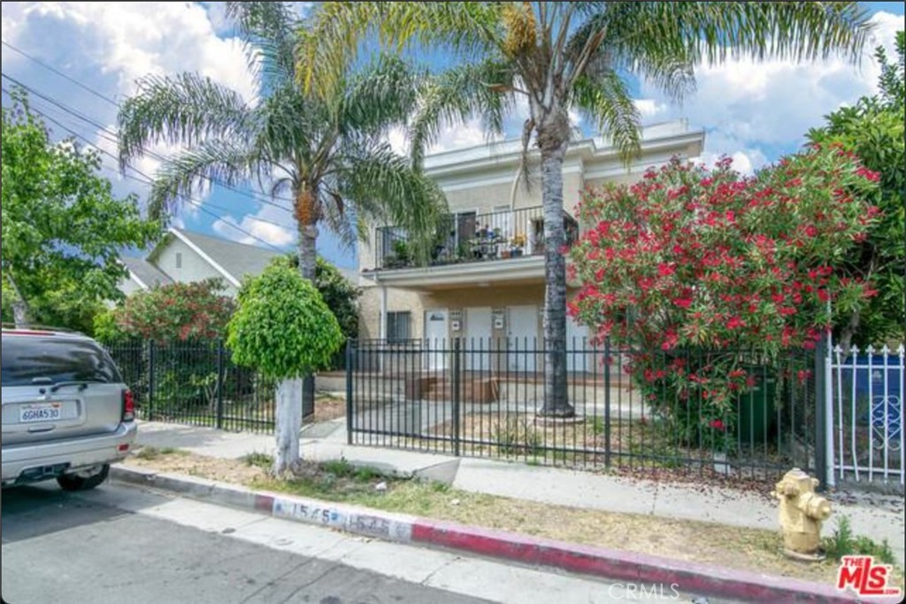 1543 W 22nd Place Property Photo 1