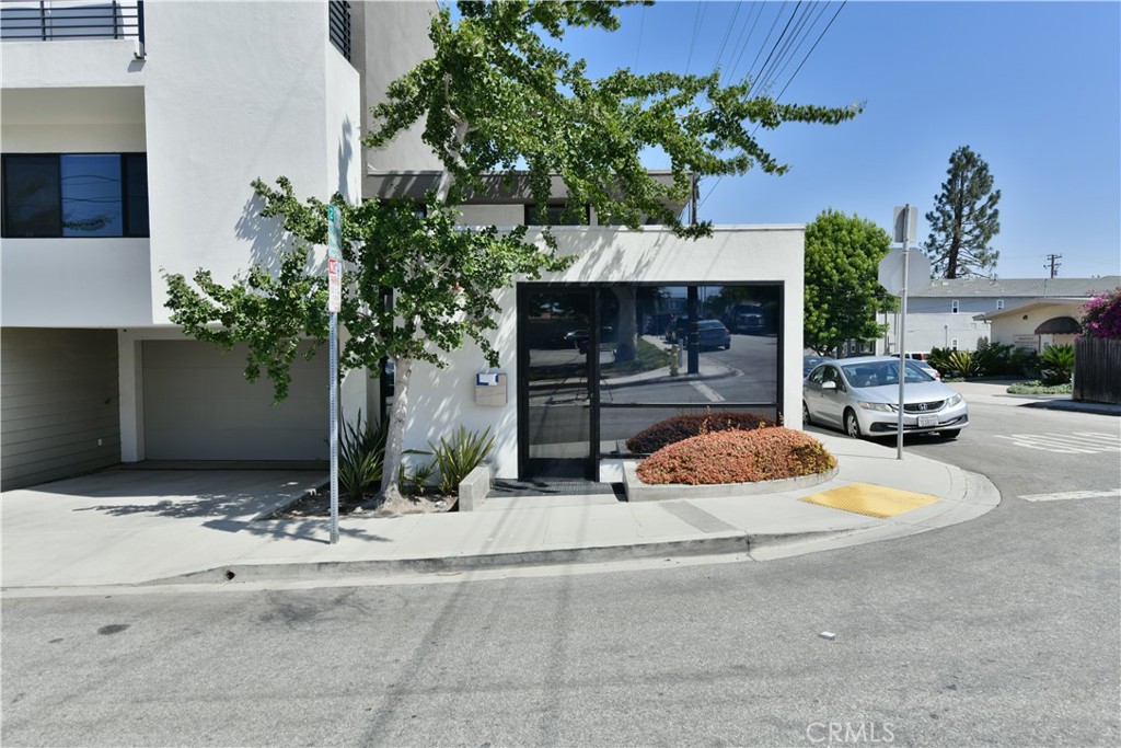 627 Aviation Way Property Photo