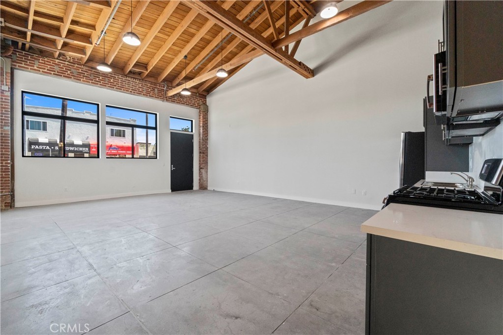 1901 S Pacific Avenue 1 Property Photo 3
