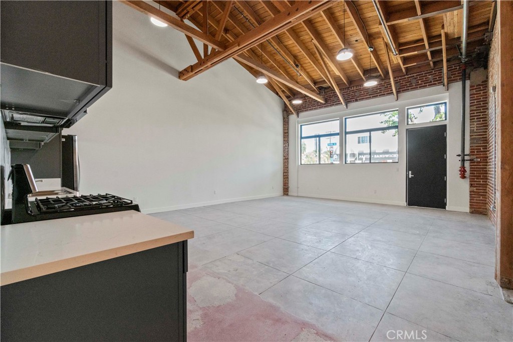 1901 S Pacific Avenue 2 Property Photo 3