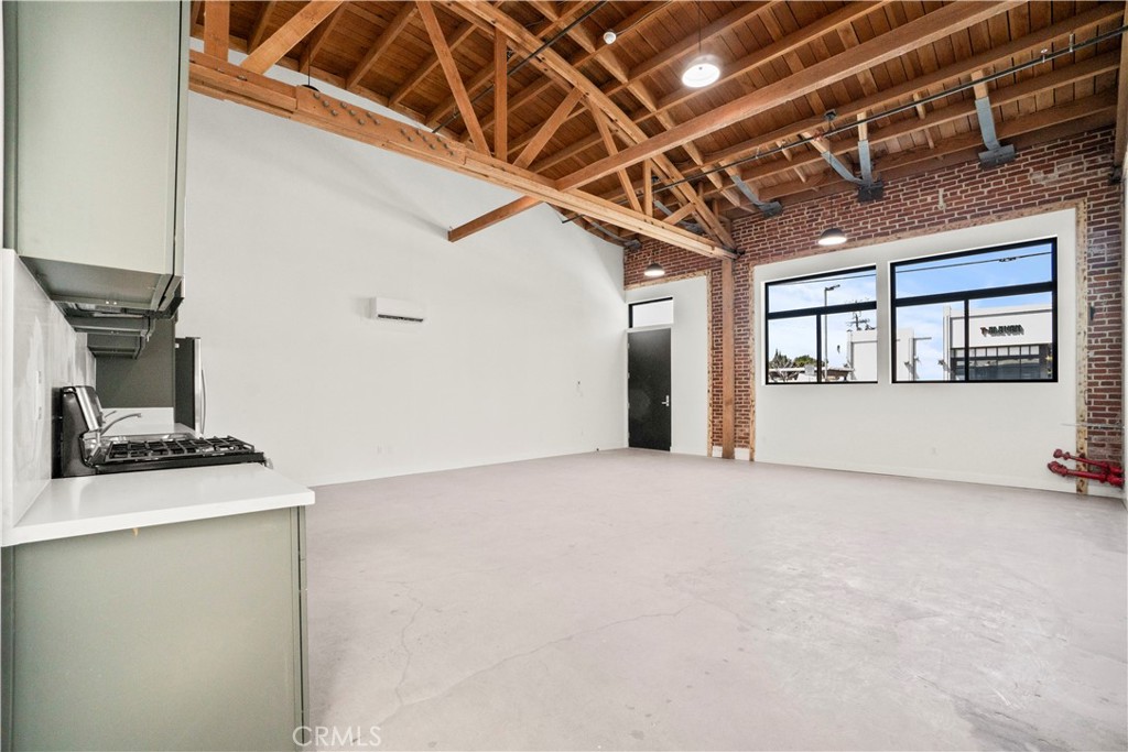 1901 S Pacific Avenue 3 Property Photo 8