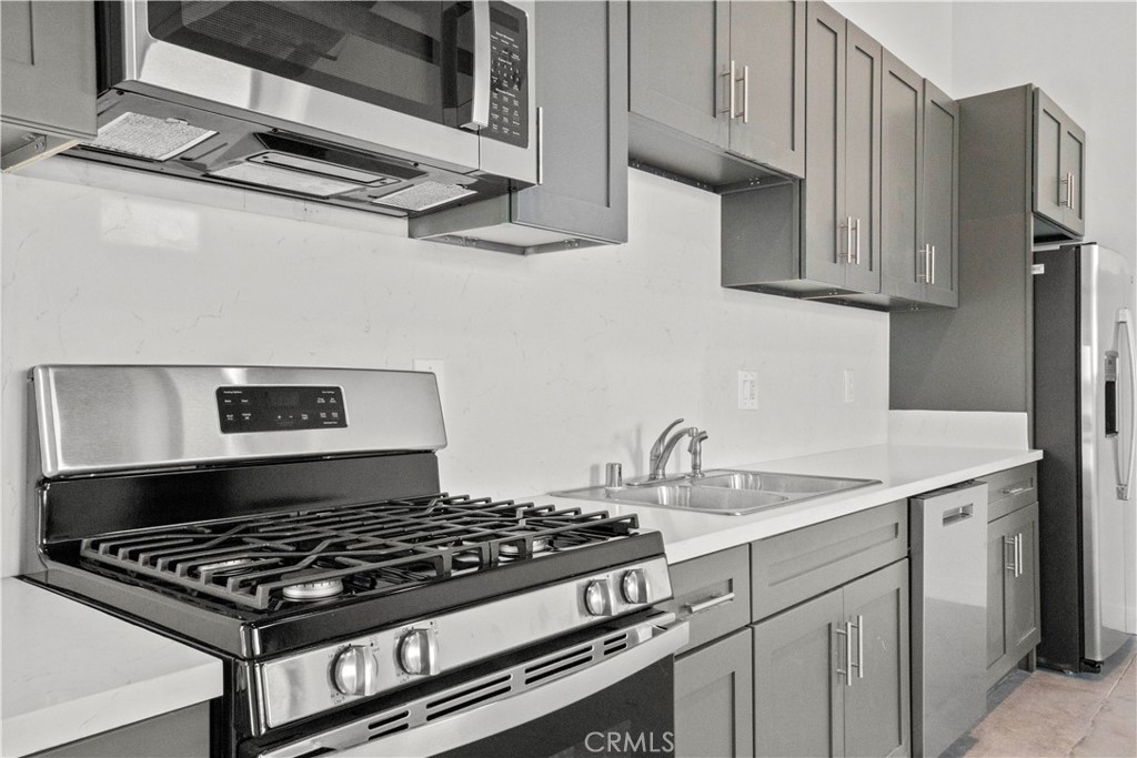 1901 S Pacific Avenue 3 Property Photo 7