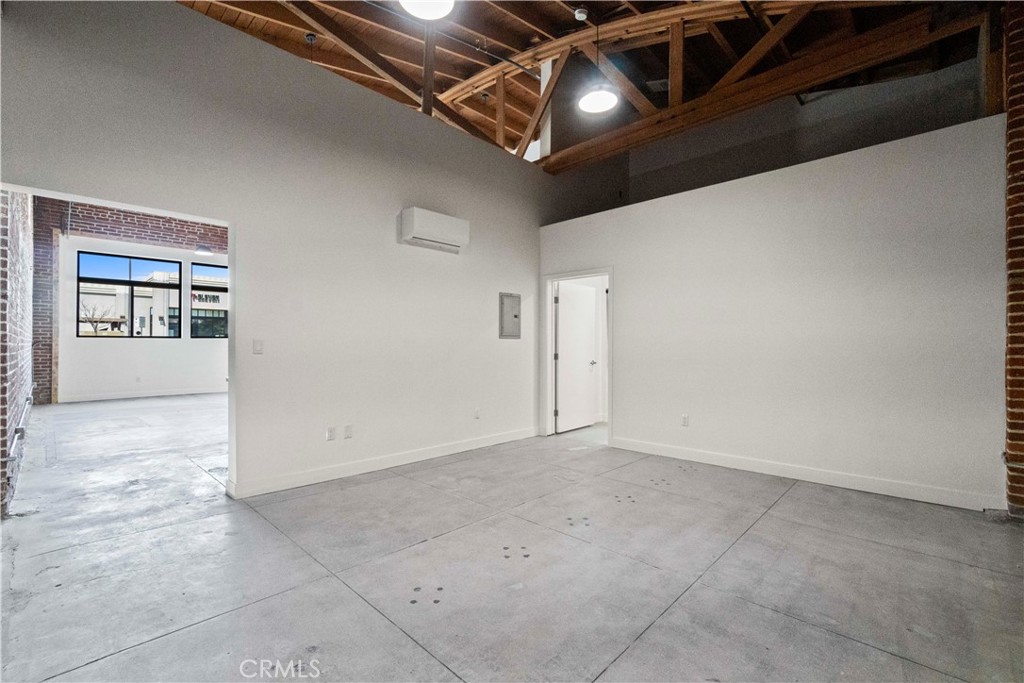 1901 S Pacific Avenue 4 Property Photo 3
