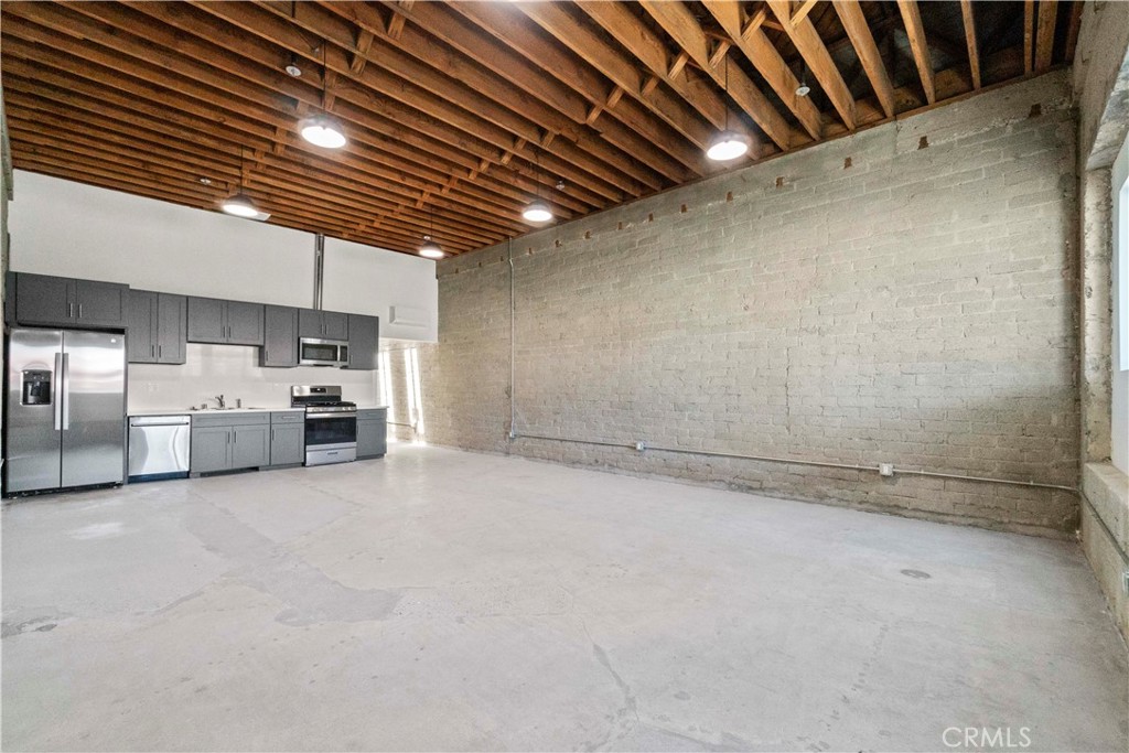 1901 S Pacific Avenue 5 Property Photo 1