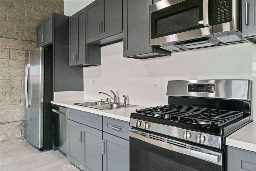 1901 S Pacific Avenue 5 Property Photo 3