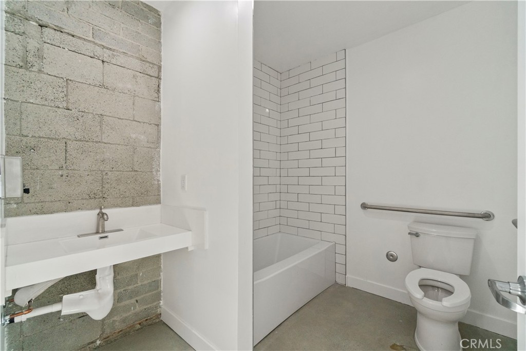 1901 S Pacific Avenue 6 Property Photo 5