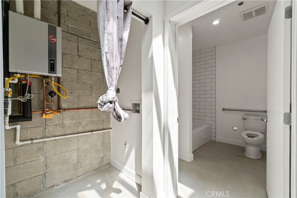 1901 S Pacific Avenue 6 Property Photo 4