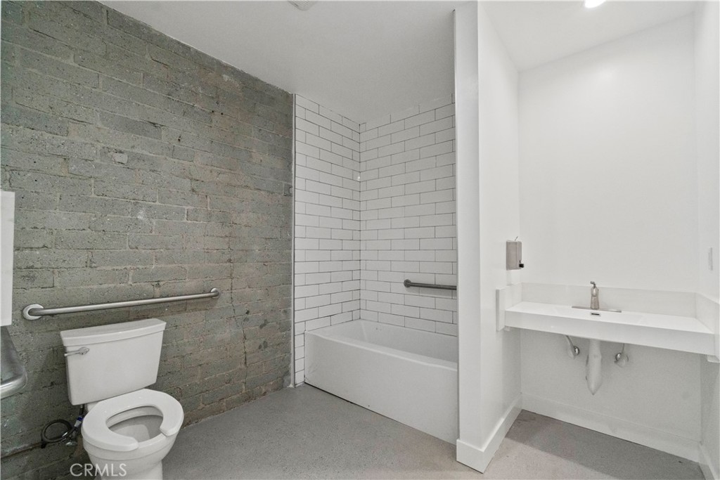 1901 S Pacific Avenue 7 Property Photo 5