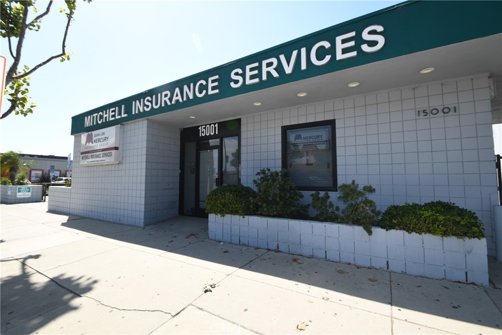 15001 Hawthorne Boulevard Property Photo