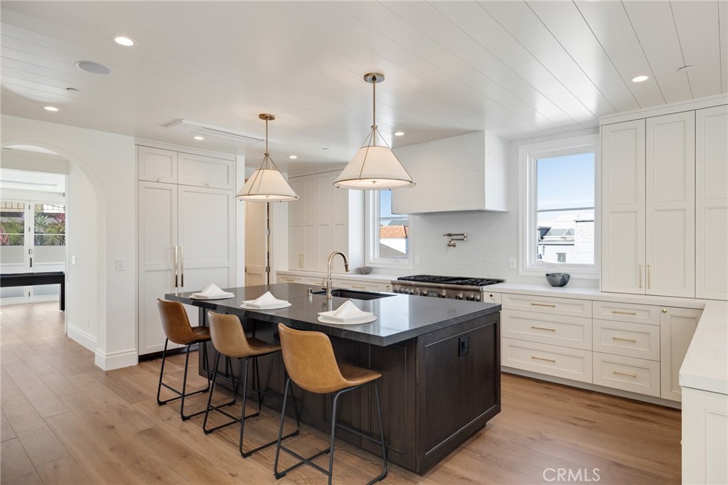 107 Manhattan Avenue Property Photo 4