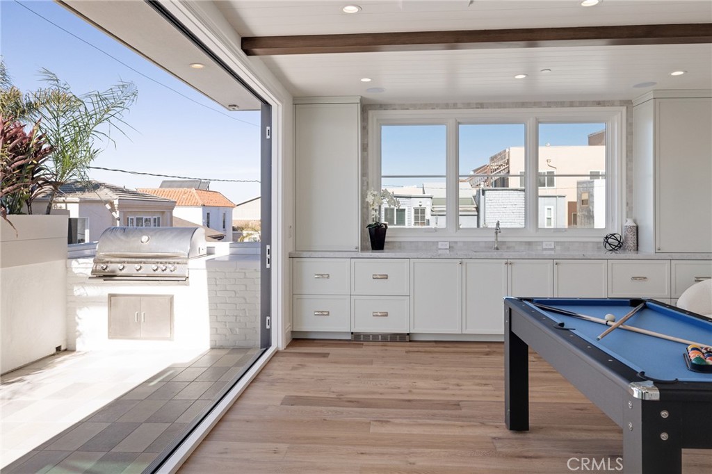 107 Manhattan Avenue Property Photo 8