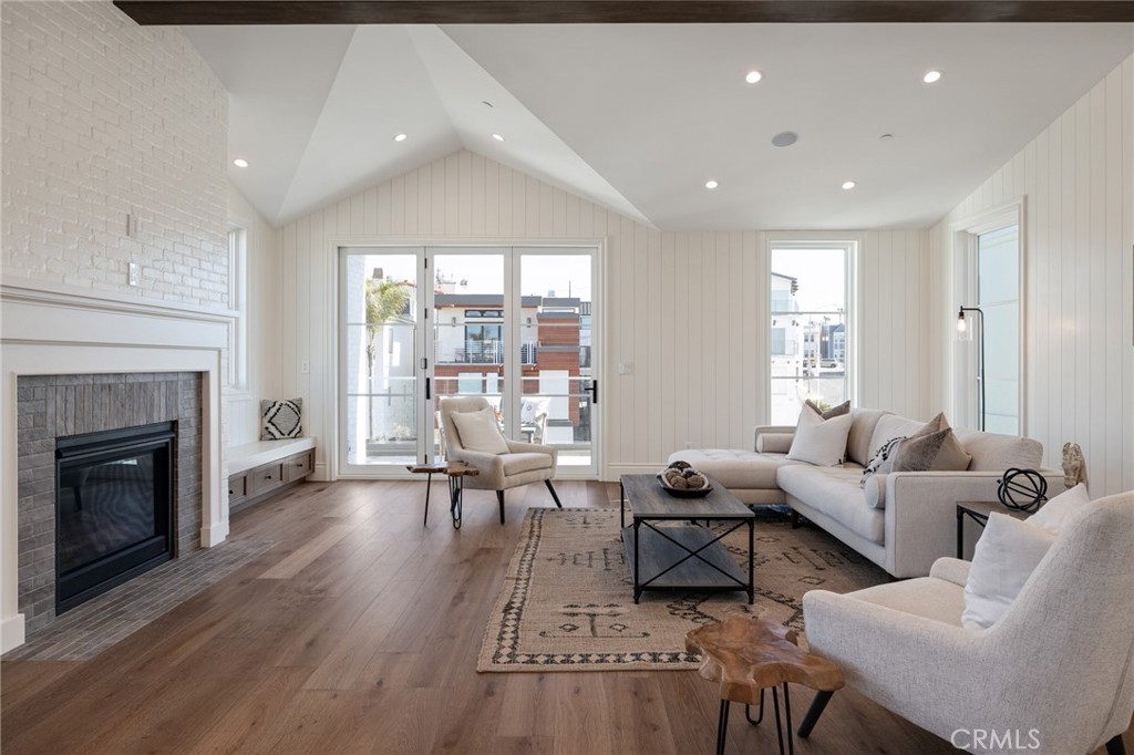 107 Manhattan Avenue Property Photo 10