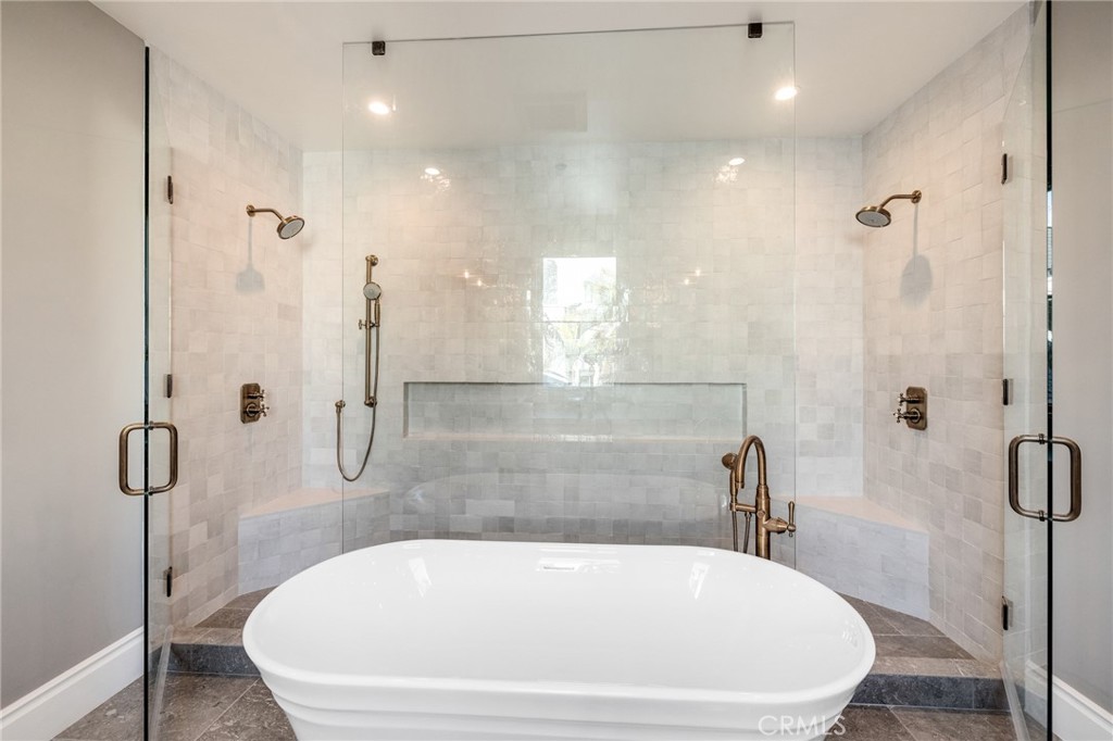 107 Manhattan Avenue Property Photo 11