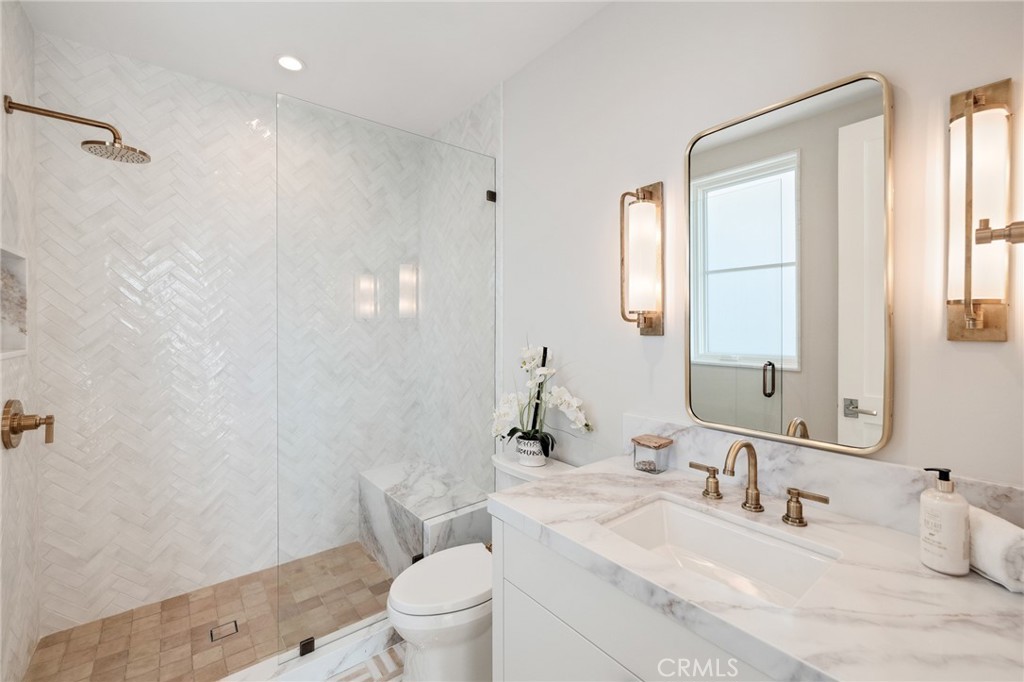 107 Manhattan Avenue Property Photo 19