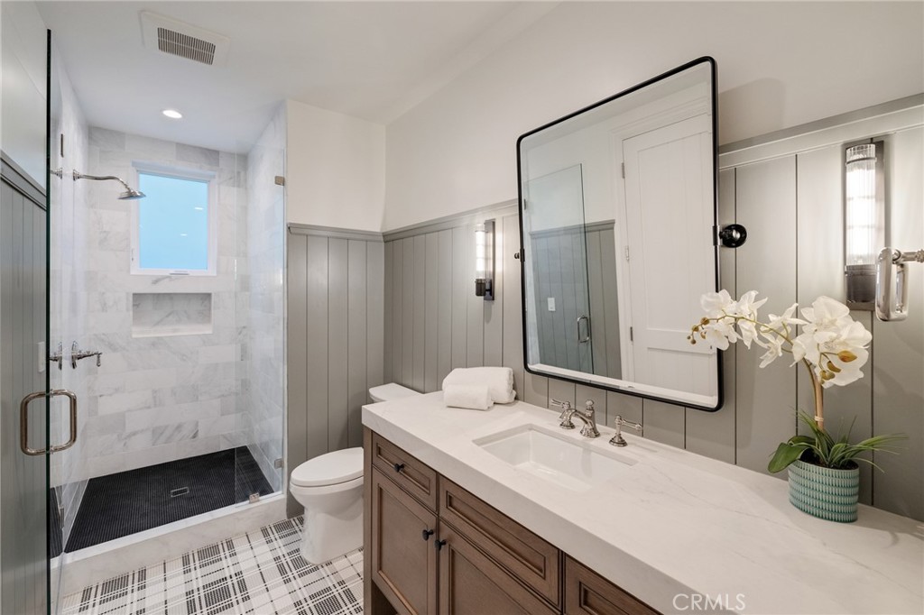 107 Manhattan Avenue Property Photo 25