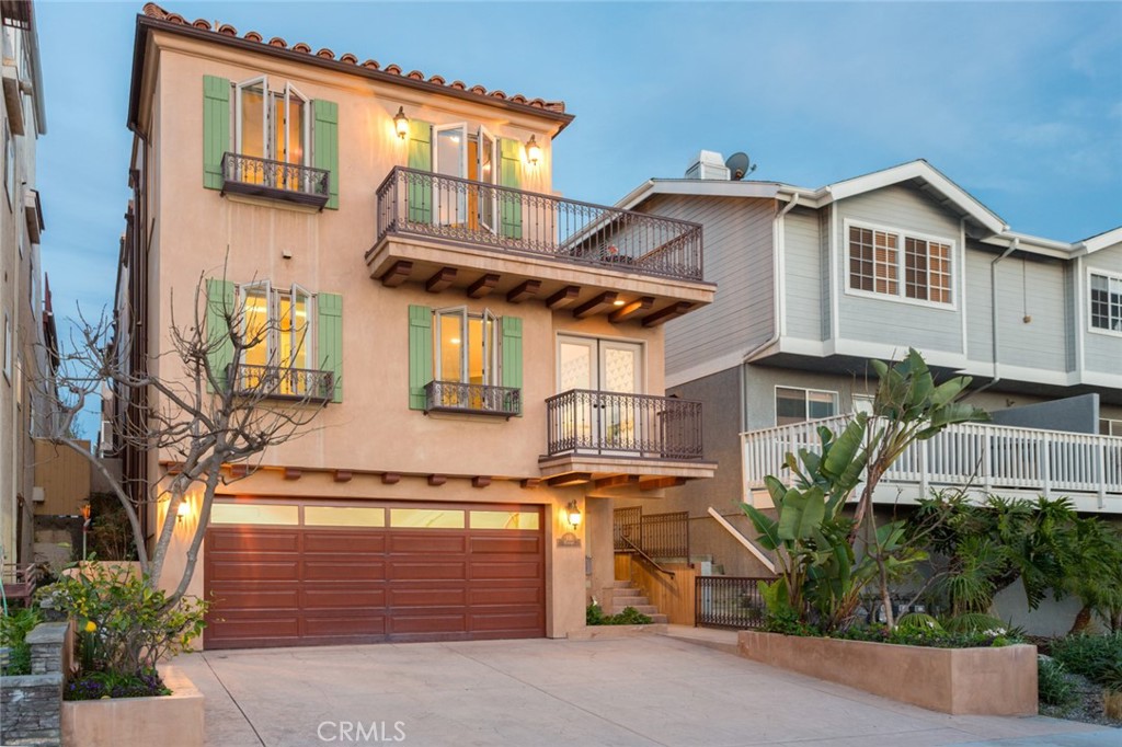 918 Monterey Boulevard Property Photo 2