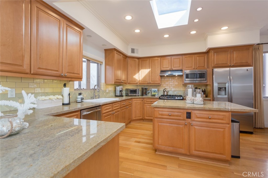 918 Monterey Boulevard Property Photo 10